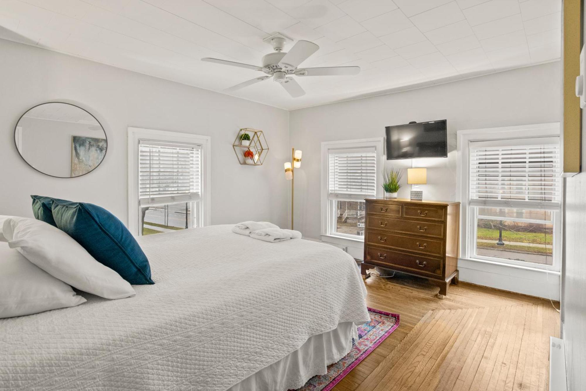 Walk To Parks, Dining & Lake! Game Room! Hot Tub! Watkins Glen Exterior foto
