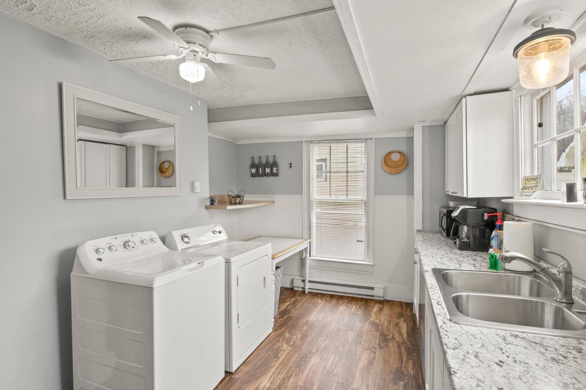 Walk To Parks, Dining & Lake! Game Room! Hot Tub! Watkins Glen Exterior foto